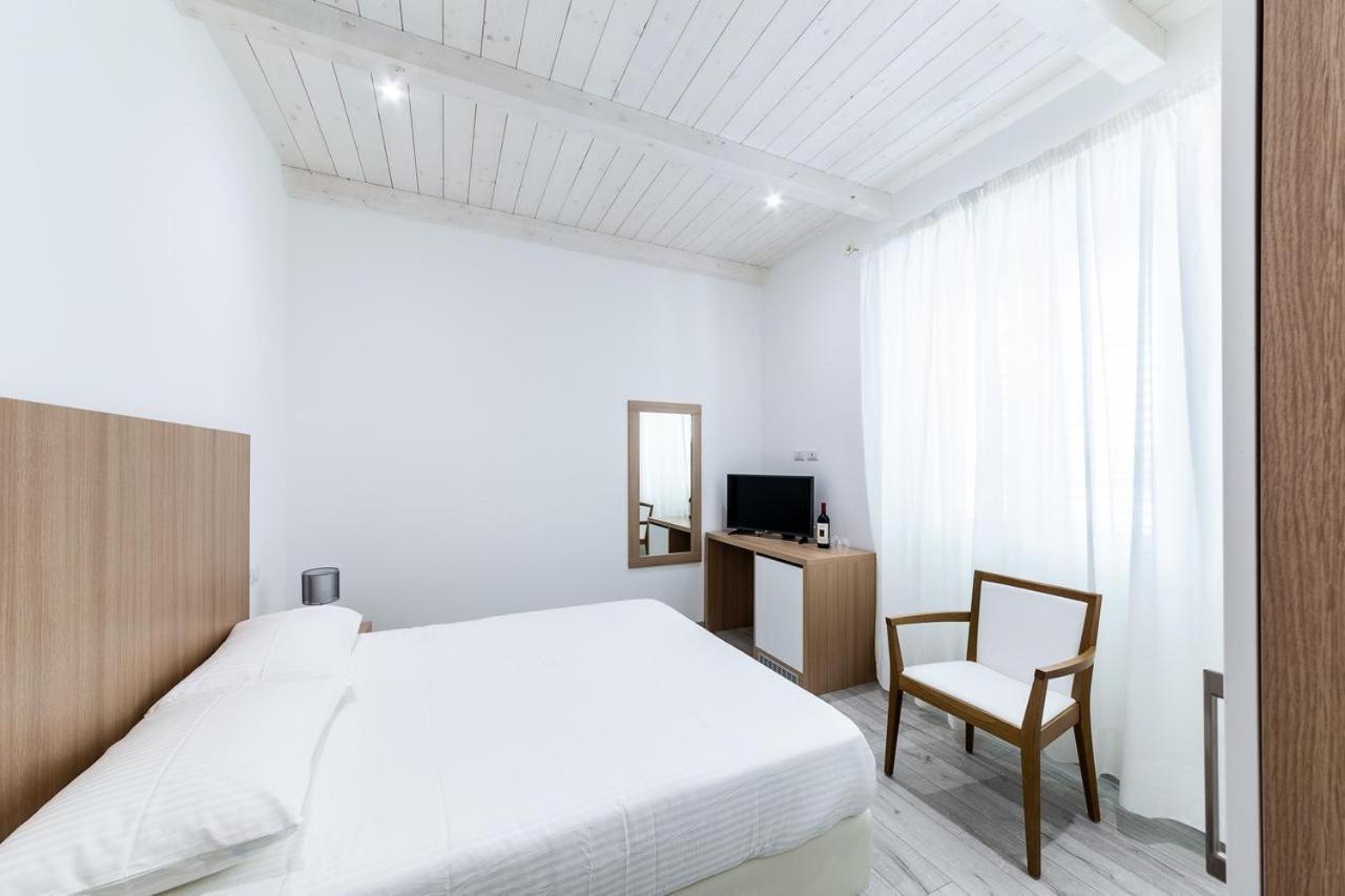 La Promenade Rooms & Suites Olbia Kültér fotó