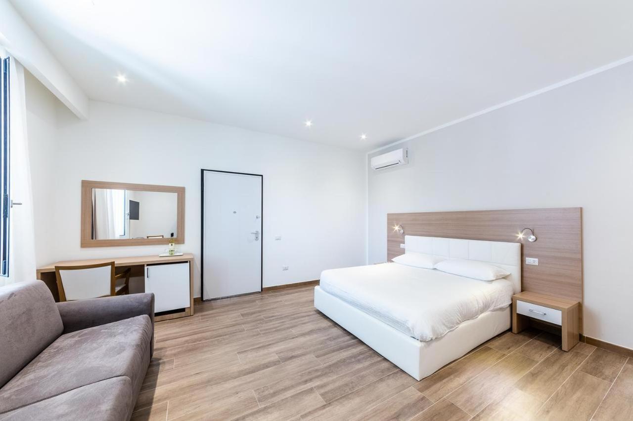 La Promenade Rooms & Suites Olbia Kültér fotó