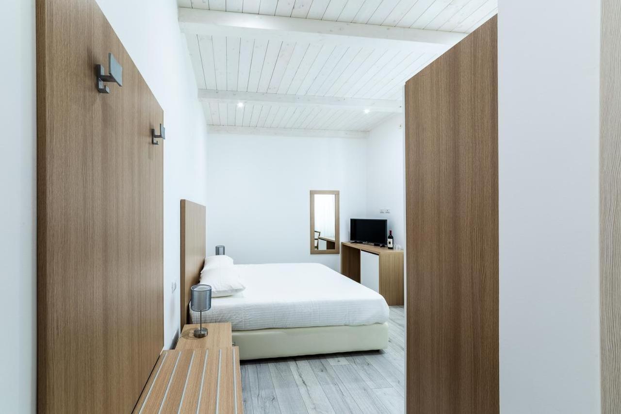 La Promenade Rooms & Suites Olbia Kültér fotó