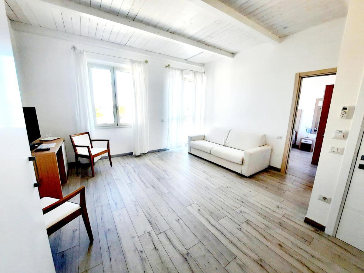 La Promenade Rooms & Suites Olbia Kültér fotó