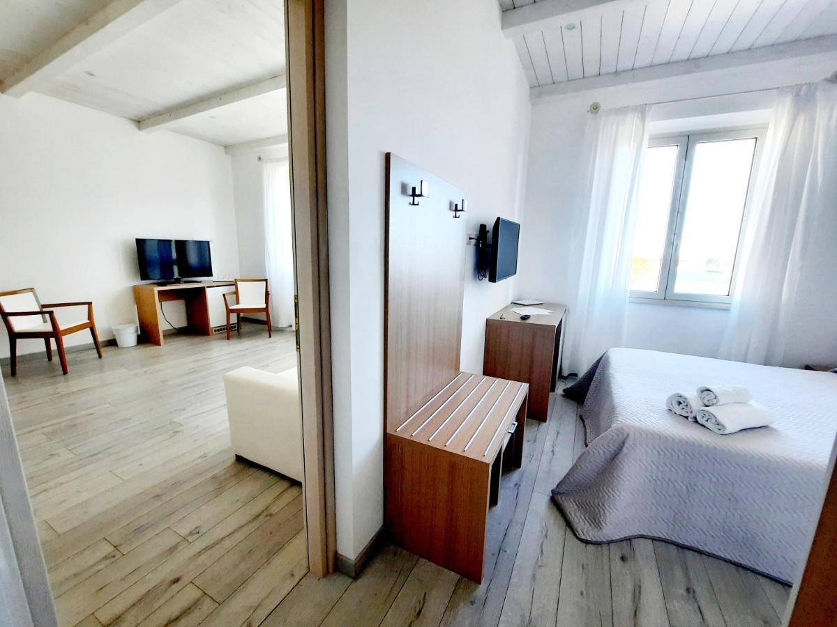 La Promenade Rooms & Suites Olbia Kültér fotó