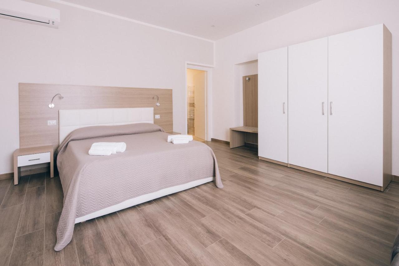La Promenade Rooms & Suites Olbia Kültér fotó